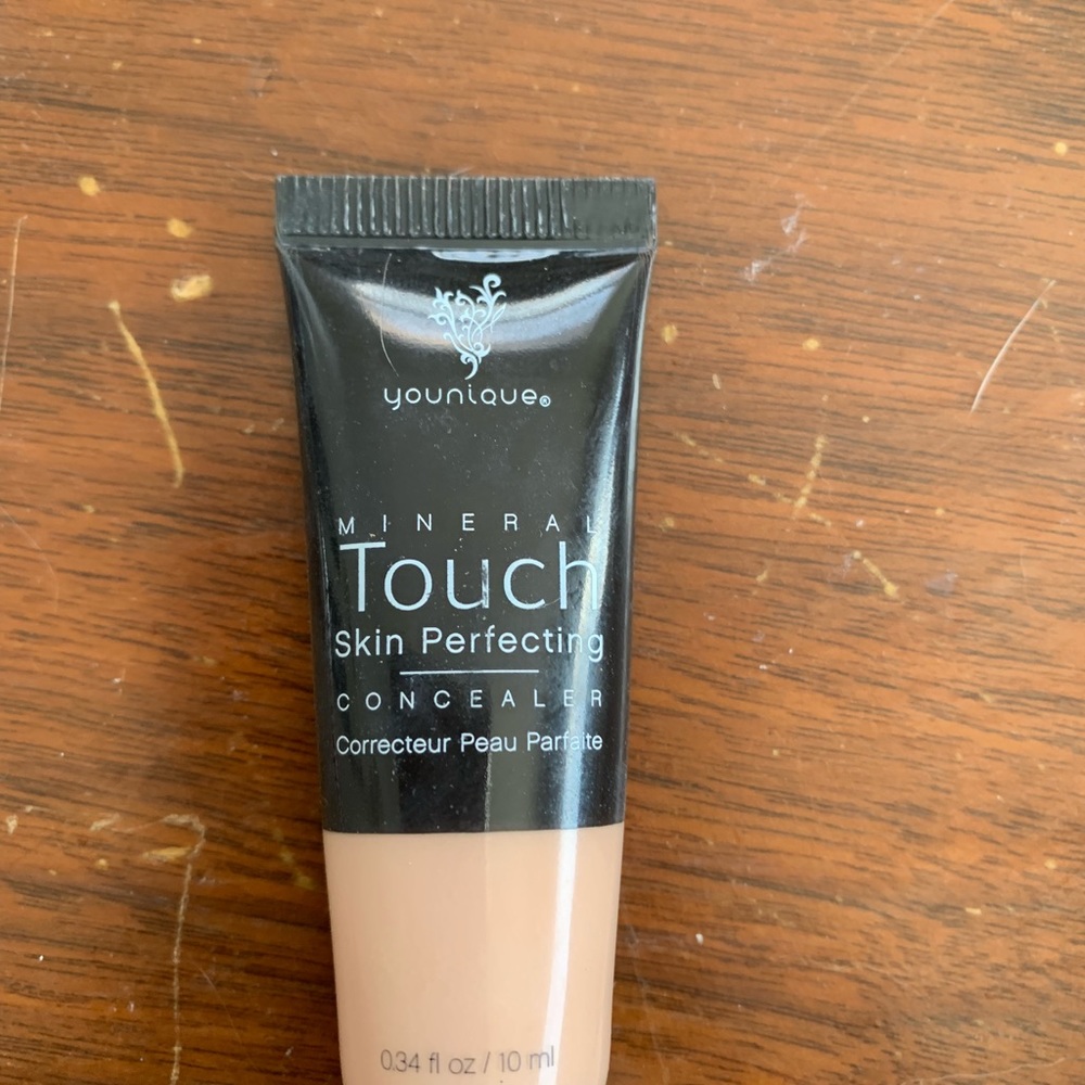 Younique concealer